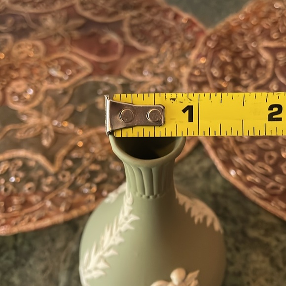 Wedgwood Jasperware Bud Vase with White Cherub Accent - Picture 10 of 10